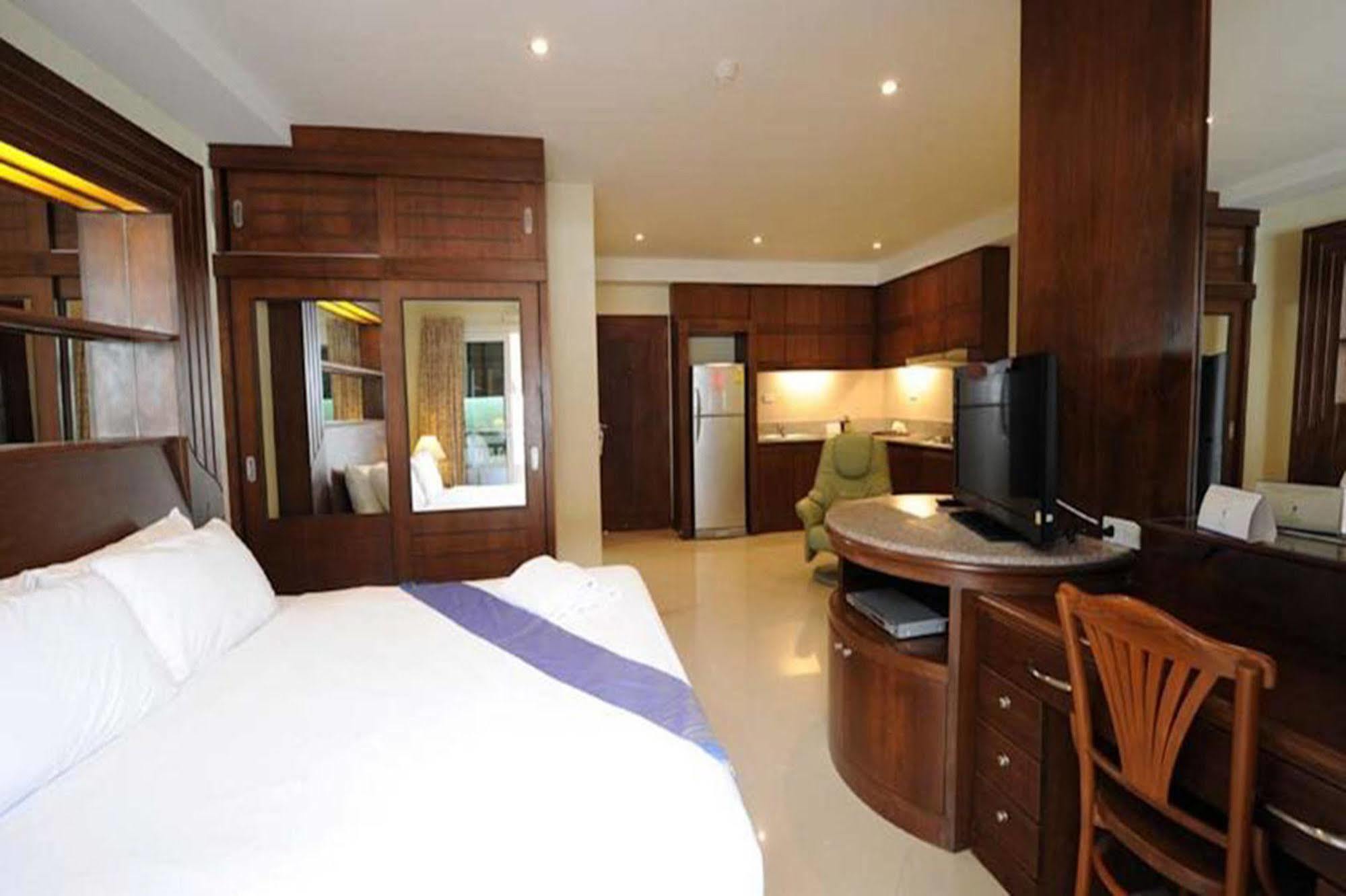 Whitehouse Condotel Pattaya Εξωτερικό φωτογραφία