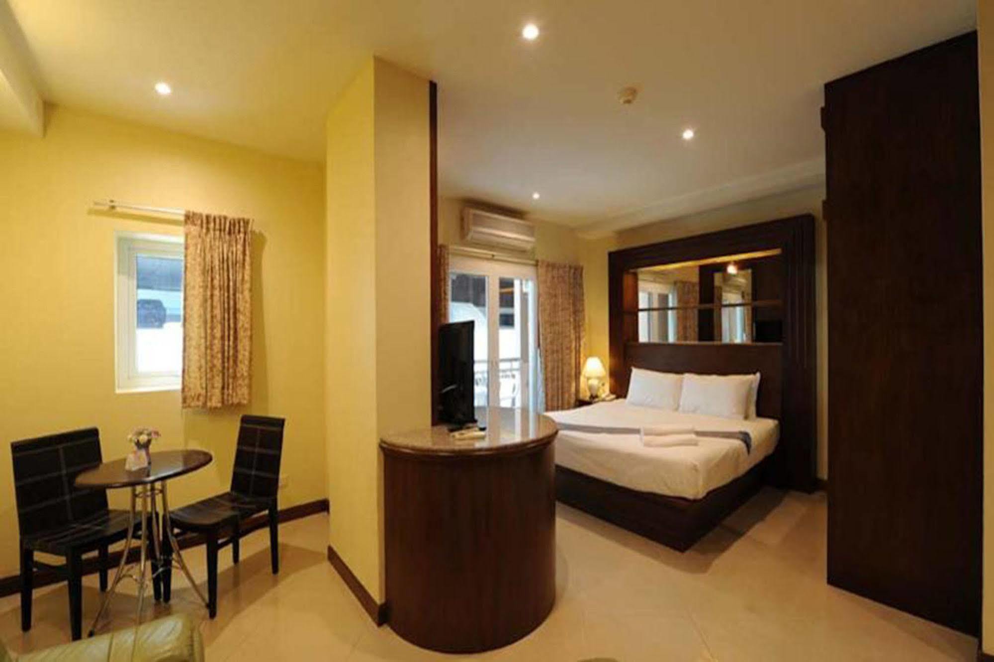 Whitehouse Condotel Pattaya Εξωτερικό φωτογραφία